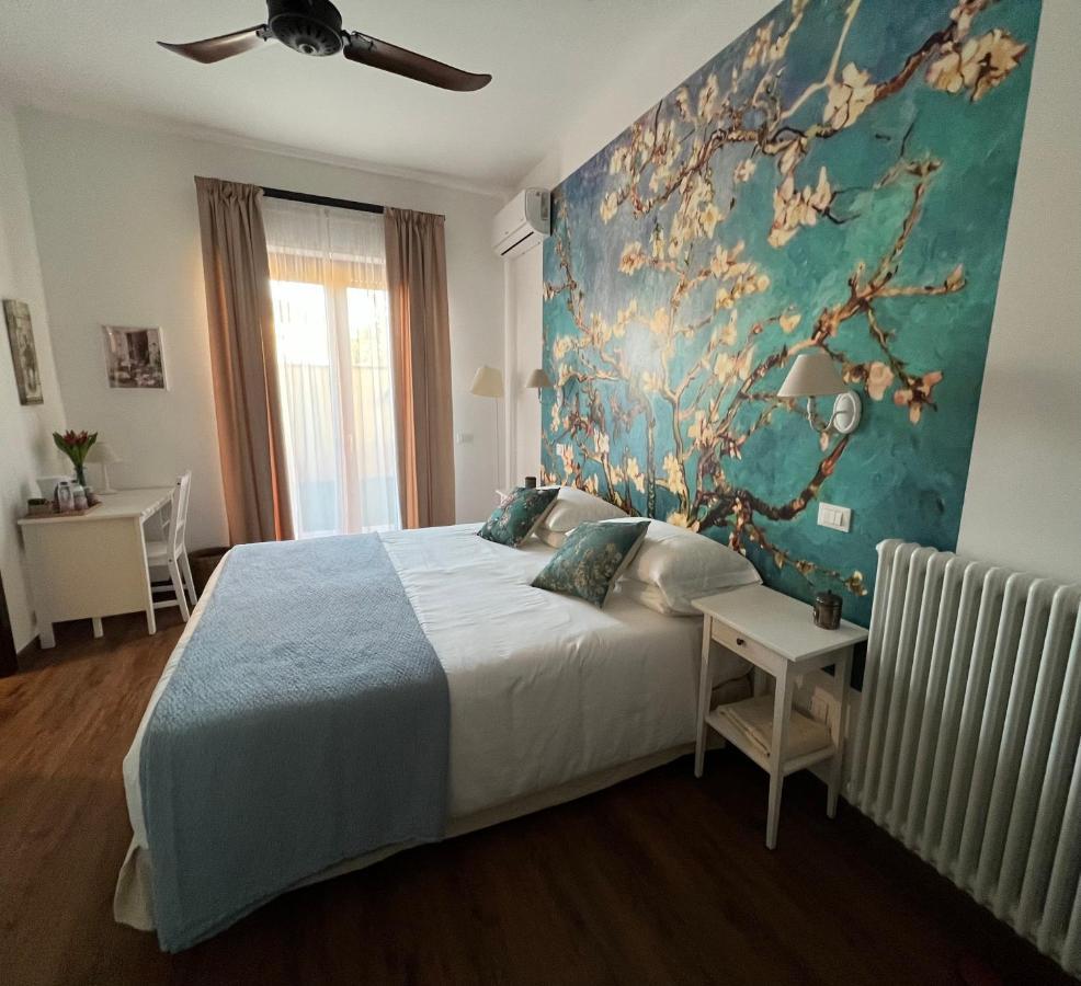 Guest House Le Gemelle Vagabonde Fiumicino Bagian luar foto